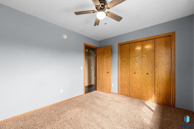 4315 E 38th St Street, Sioux Falls, SD 57103