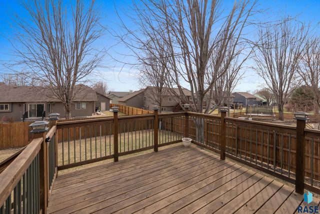 4315 E 38th St Street, Sioux Falls, SD 57103