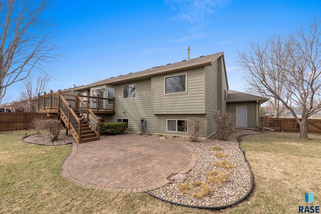 4315 E 38th St Street, Sioux Falls, SD 57103