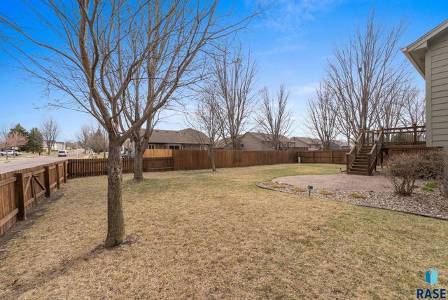 4315 E 38th St Street, Sioux Falls, SD 57103