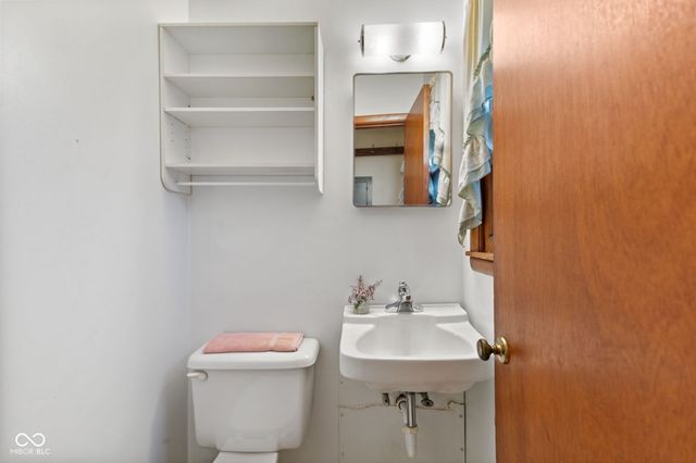1015 E Logan Street, Brownsburg, IN 46112
