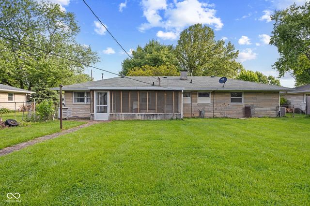 1015 E Logan Street, Brownsburg, IN 46112