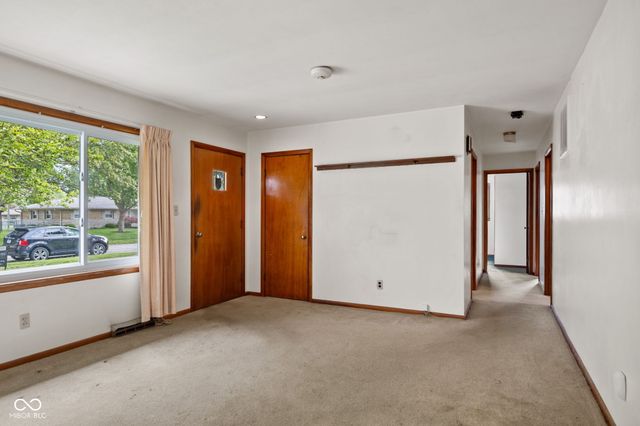 1015 E Logan Street, Brownsburg, IN 46112