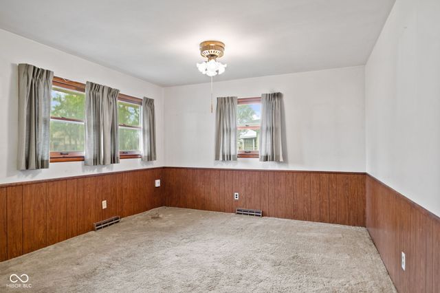 1015 E Logan Street, Brownsburg, IN 46112