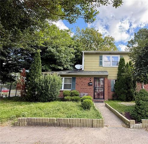 818 Hampstead CT, Virginia Beach, VA 23462
