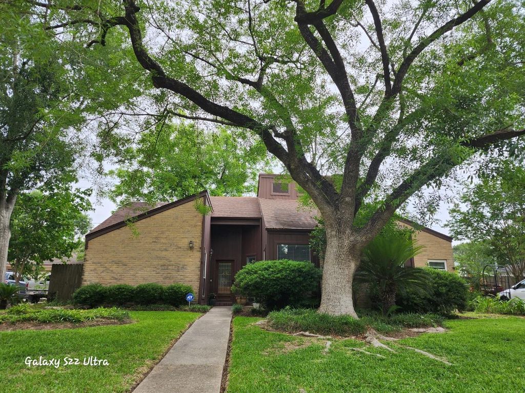 13306 Holston Hills Drive, Houston, TX 77069