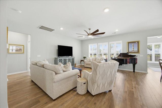 6231 Woodsedge Court, Hollywood, SC 29449