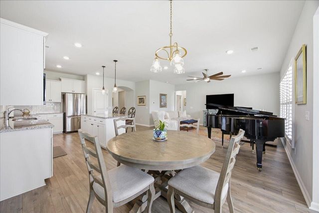 6231 Woodsedge Court, Hollywood, SC 29449