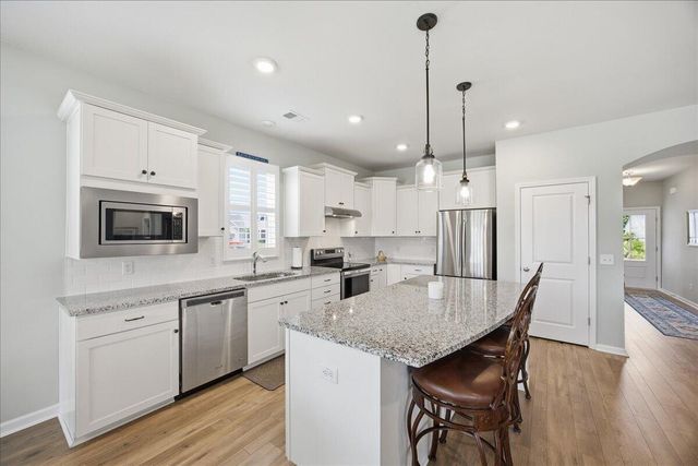 6231 Woodsedge Court, Hollywood, SC 29449