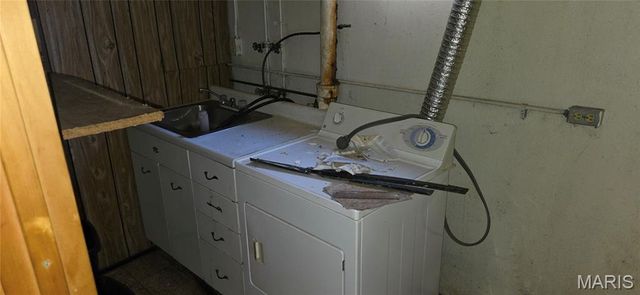 9604 Cherryfield Drive, St Louis, MO 63136