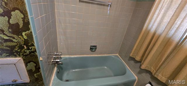 9604 Cherryfield Drive, St Louis, MO 63136