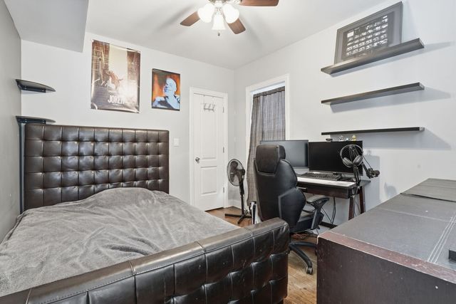 2923 N New England Avenue, Chicago, IL 60634
