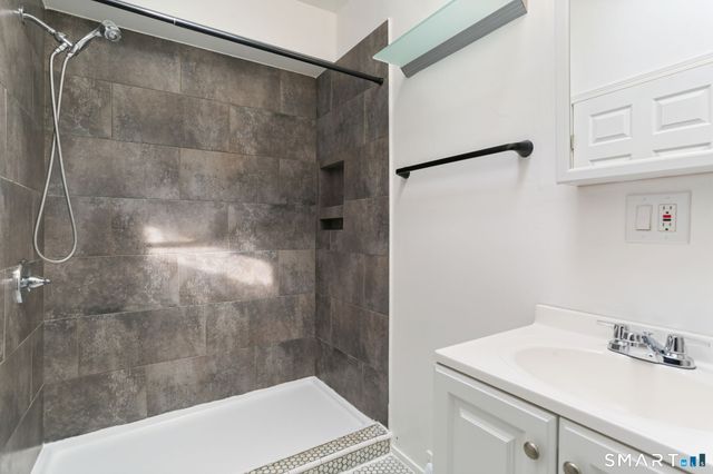 209 Trumbull Avenue, Bridgeport, CT 06606