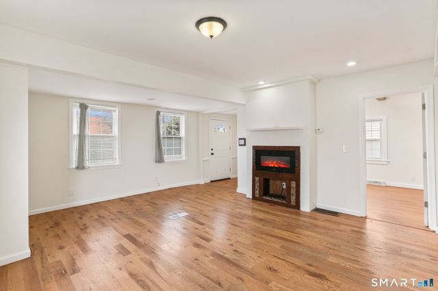 209 Trumbull Avenue, Bridgeport, CT 06606