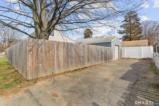 209 Trumbull Avenue, Bridgeport, CT 06606