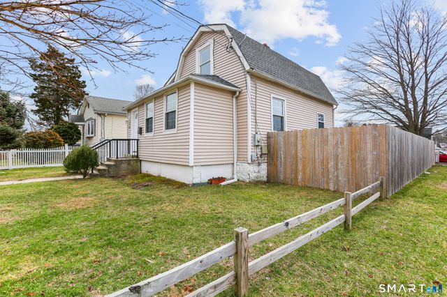 209 Trumbull Avenue, Bridgeport, CT 06606