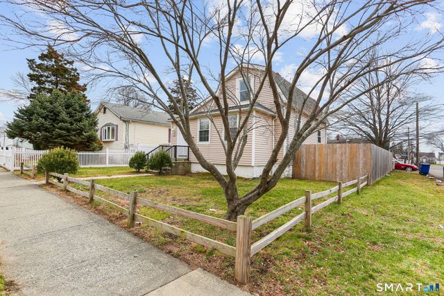 209 Trumbull Avenue, Bridgeport, CT 06606