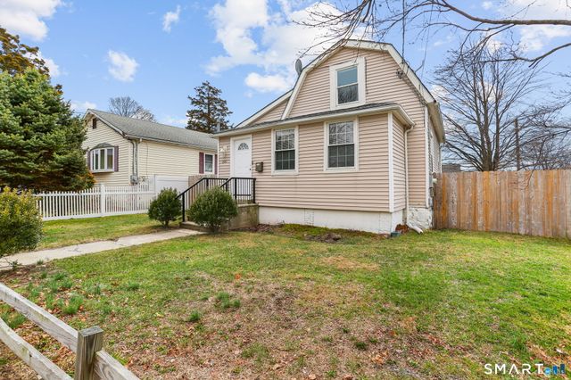 209 Trumbull Avenue, Bridgeport, CT 06606