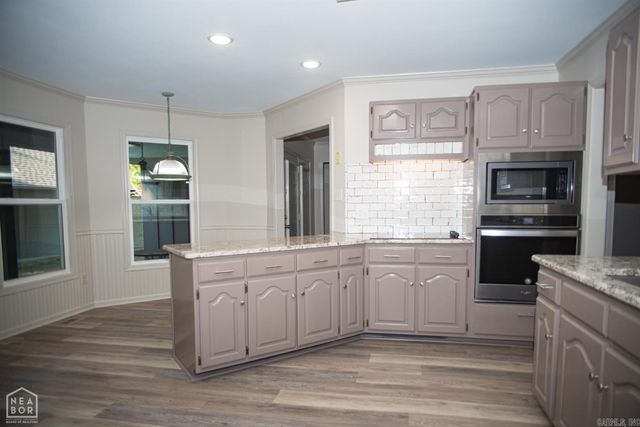 2012 E Lawson Road, Jonesboro, AR 72404