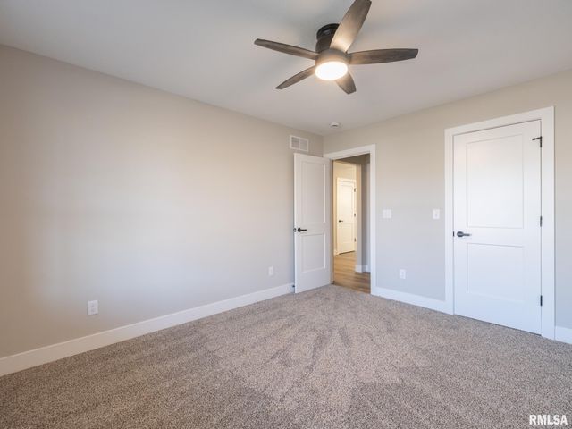 3716 W EAGLE POINT Drive, Peoria, IL 61615