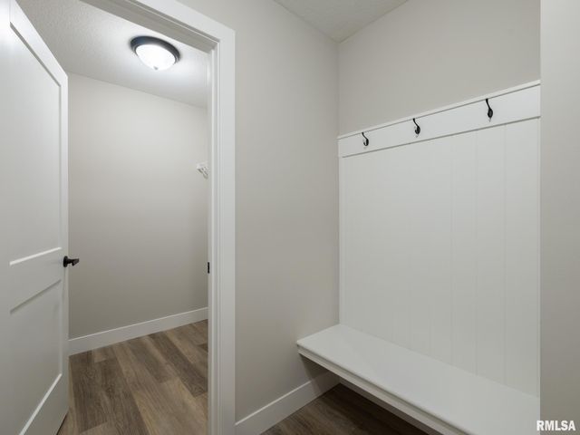 3716 W EAGLE POINT Drive, Peoria, IL 61615