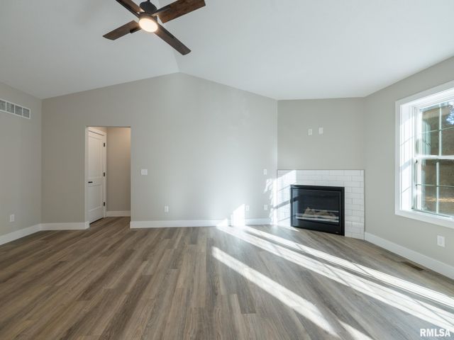 3716 W EAGLE POINT Drive, Peoria, IL 61615