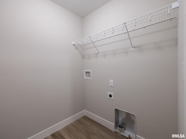 3716 W EAGLE POINT Drive, Peoria, IL 61615