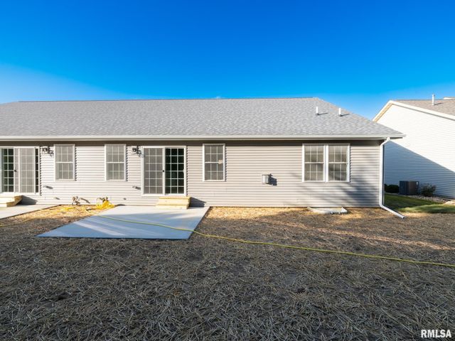 3716 W EAGLE POINT Drive, Peoria, IL 61615