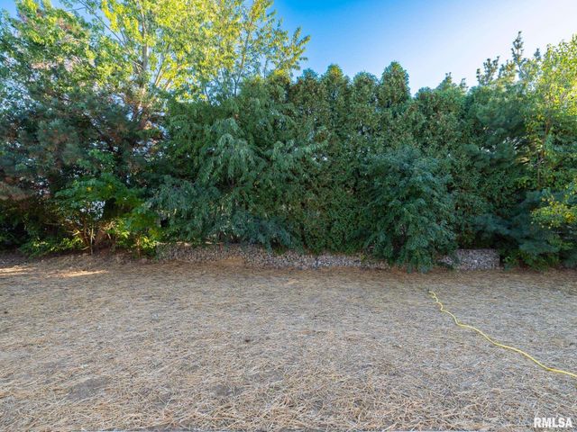 3716 W EAGLE POINT Drive, Peoria, IL 61615