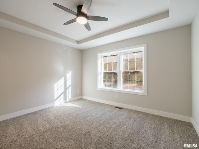 3716 W EAGLE POINT Drive, Peoria, IL 61615