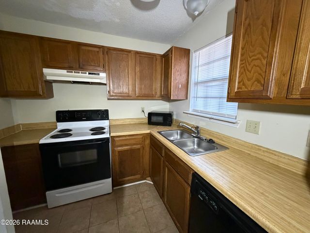 120 Hummingbird Lane A-D, Lafayette, LA 70506