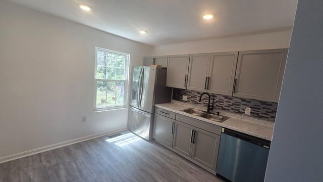 6325 SUNVALLEY, District Heights, MD 20747