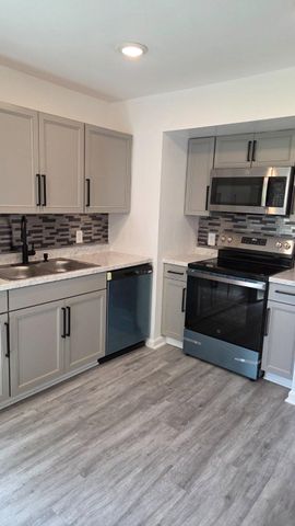 6325 SUNVALLEY, District Heights, MD 20747