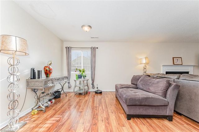 1123 Edinburgh Drive, Jamestown, NC 27282