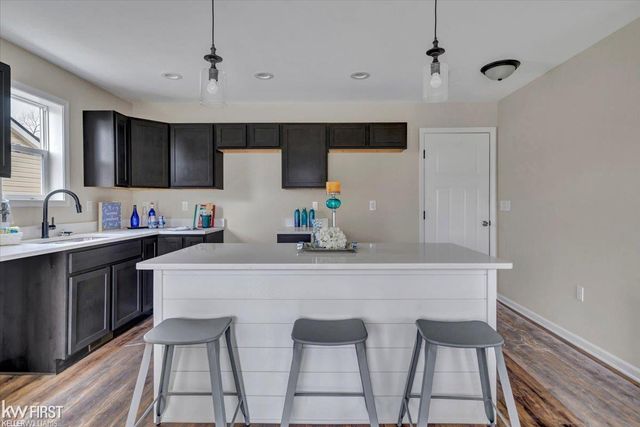 9520 Orchard Lake Drive, Davison, MI 48423