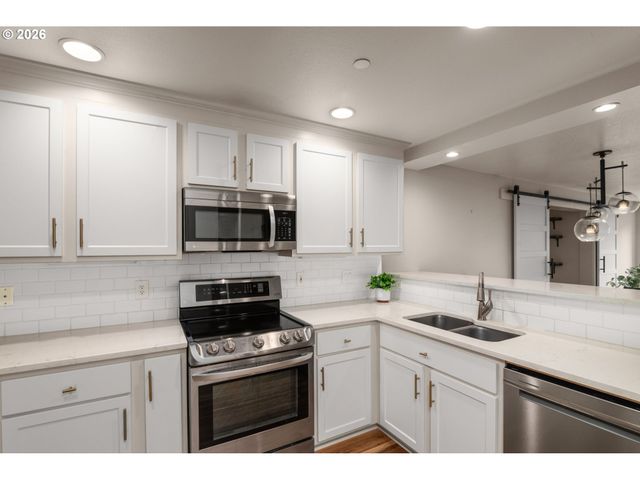 520 Se COLUMBIA RIVER Dr 317, Vancouver, WA 98661