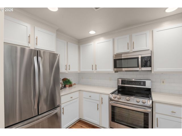 520 Se COLUMBIA RIVER Dr 317, Vancouver, WA 98661