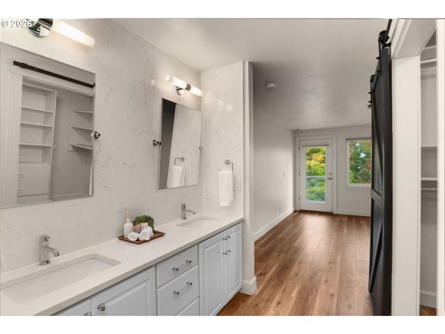 520 Se COLUMBIA RIVER Dr 317, Vancouver, WA 98661