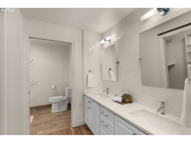 520 Se COLUMBIA RIVER Dr 317, Vancouver, WA 98661