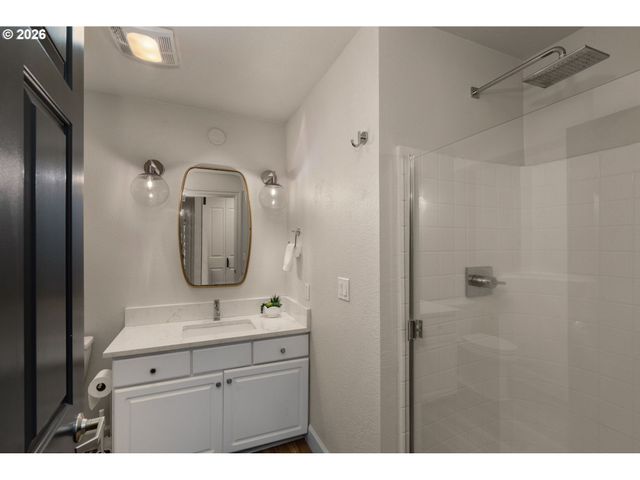 520 Se COLUMBIA RIVER Dr 317, Vancouver, WA 98661