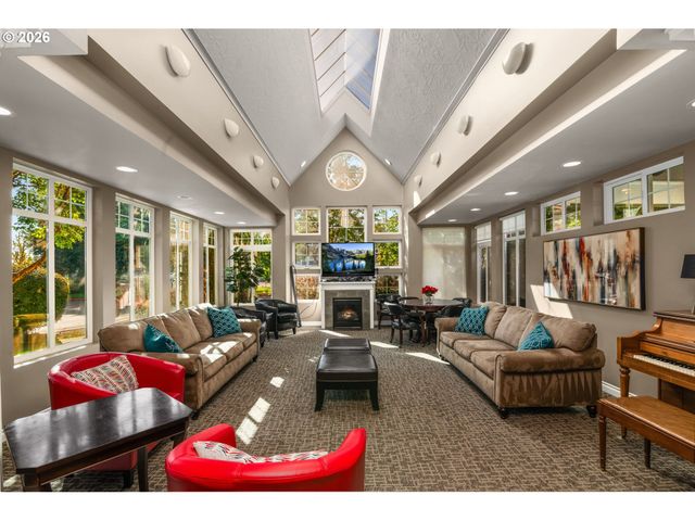 520 Se COLUMBIA RIVER Dr 317, Vancouver, WA 98661