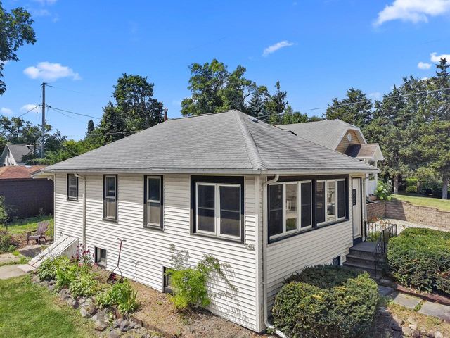 3404 Fischer DRIVE, Burlington, WI 53105