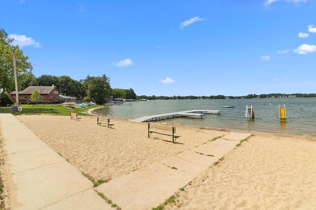 3404 Fischer DRIVE, Burlington, WI 53105