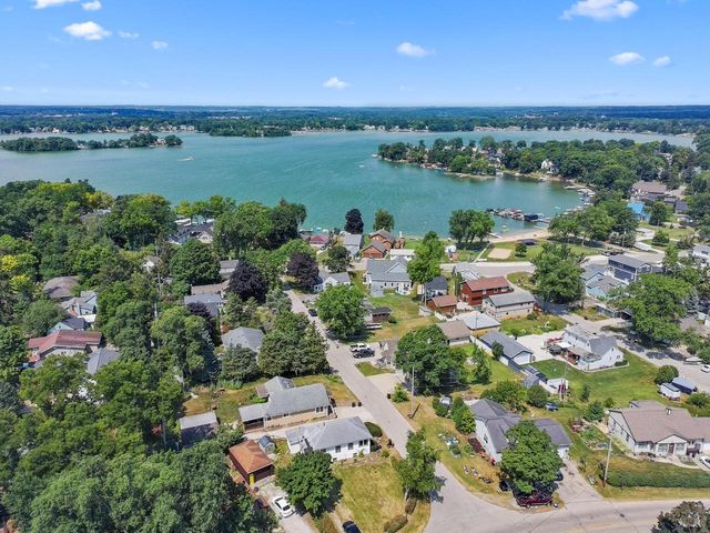 3404 Fischer DRIVE, Burlington, WI 53105