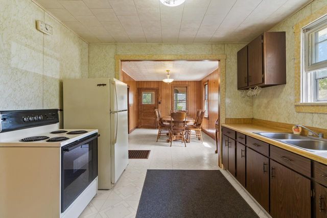 3404 Fischer DRIVE, Burlington, WI 53105