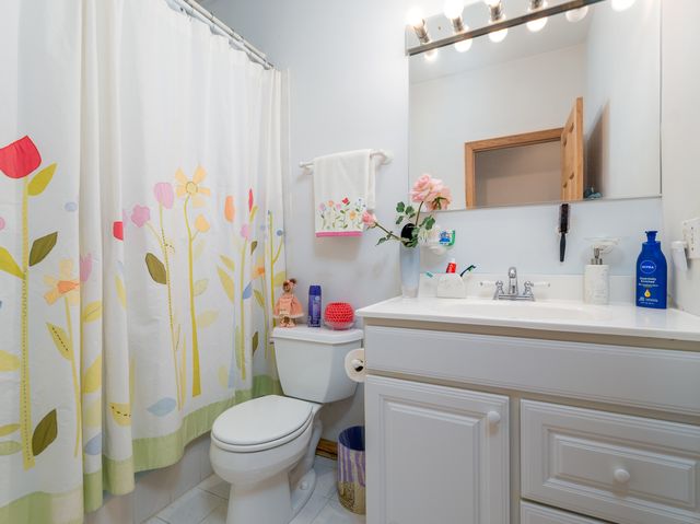 3308 N Octavia Avenue, Chicago, IL 60634