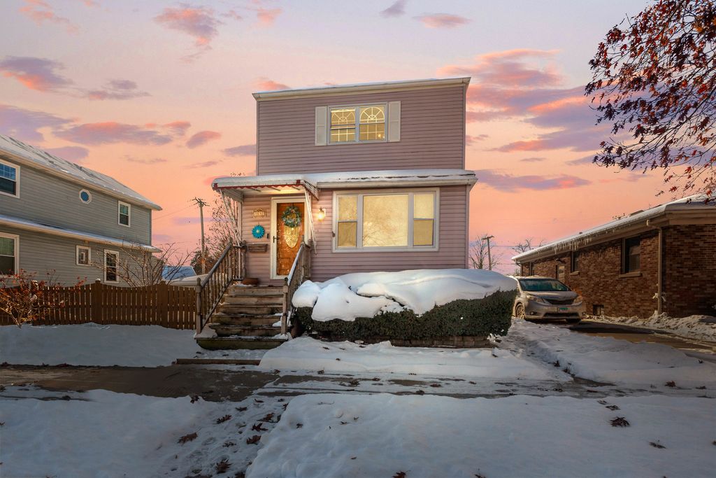 3132 Grand Boulevard, Brookfield, IL 60513