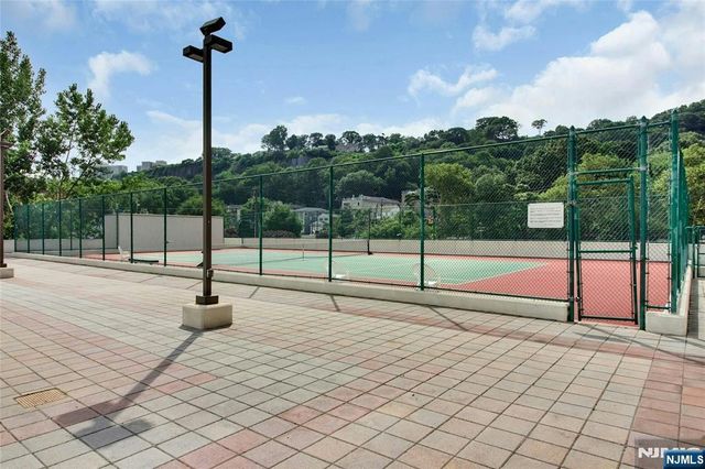 1203 River Road 21A, Edgewater, NJ 07020