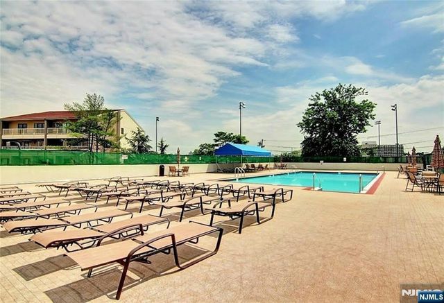 1203 River Road 21A, Edgewater, NJ 07020