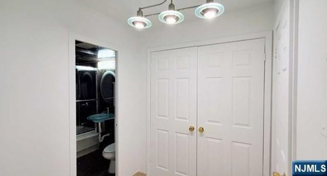 1203 River Road 21A, Edgewater, NJ 07020